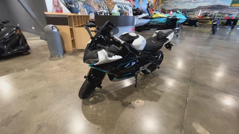Used 2023 CFMOTO 450SS Image 4