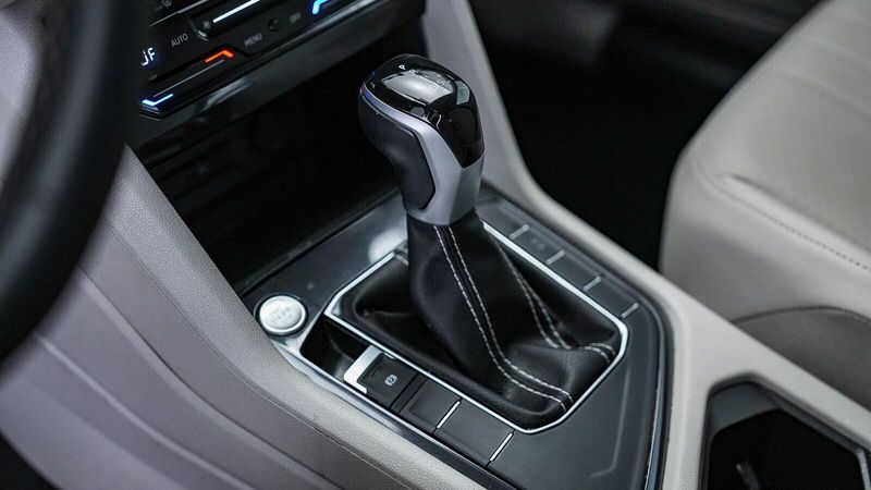 2023 Volkswagen Tiguan 2.0T SEImage 19