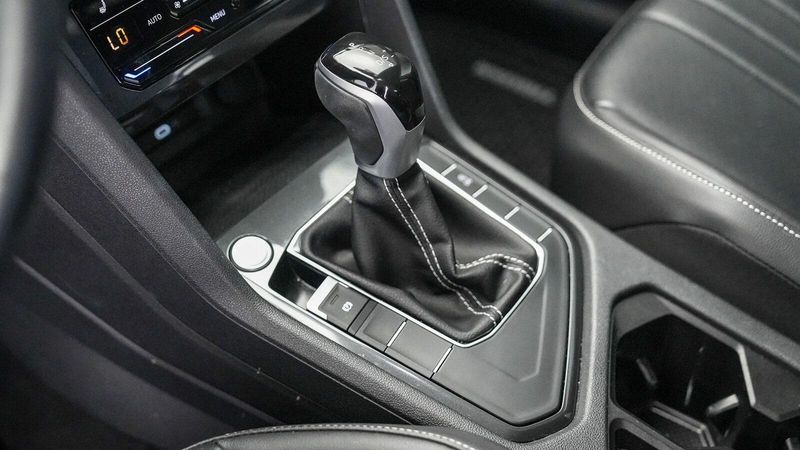 2022 Volkswagen Tiguan 2.0T SEImage 19