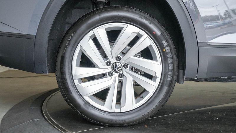Used 2021 Volkswagen Atlas Cross Sport 3.6L V6 SE w/TechnologyImage 10