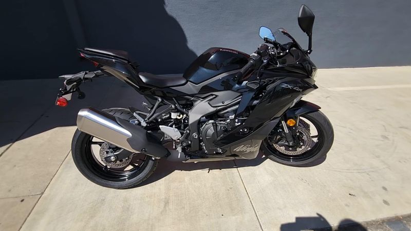 New 2026 Kawasaki NINJA ZX-4R ABS Image 4