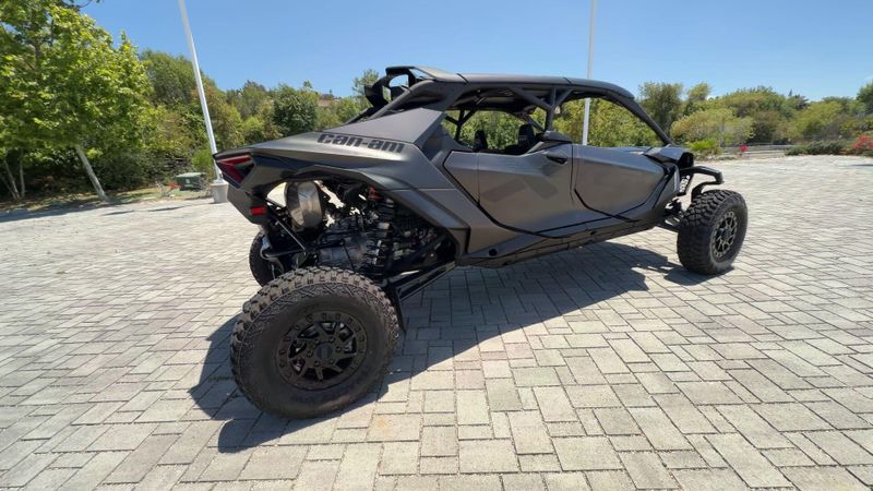 New 2026 Can-Am MAVERICK R MAX X RS WITH SMART-SHOX 999T DCT Image 9