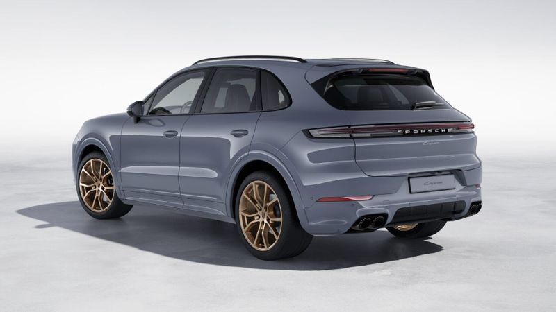 2024 Porsche Cayenne BaseImage 3