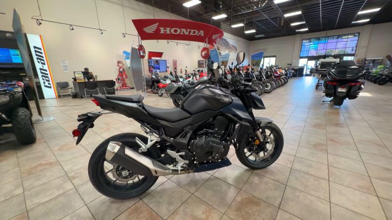 New 2026 Honda CB750 HORNET E-CLUTCH Image 9