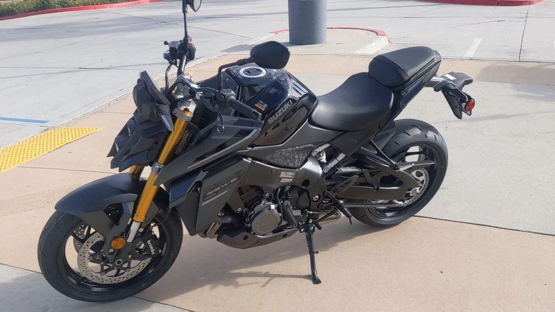 New 2027 Suzuki GSX-S1000 Image 4