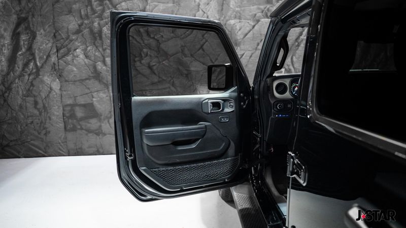 2024 Jeep Wrangler Sport S 4xe photo 4