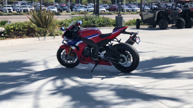 New 2026 Honda CBR1000RR-R FIREBLADE SP Image 7