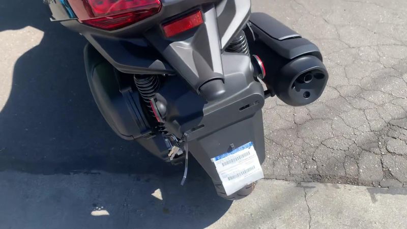 New 2025 Yamaha Xmax Image 6