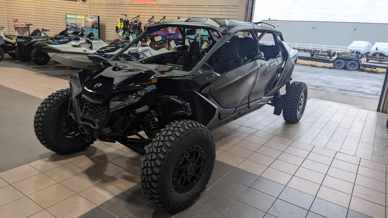 2025 Can-Am MAVERICK R MAX X RS 999T DCT TRIPLE BLACKImage 2