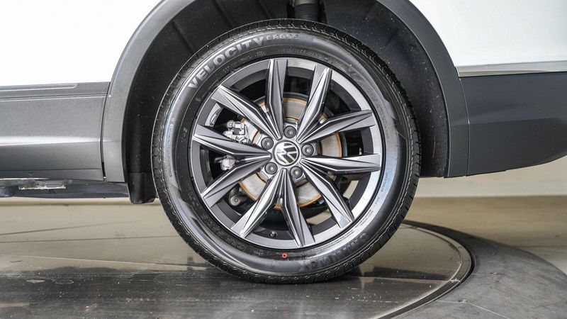 2022 Volkswagen Tiguan 2.0T SEImage 10