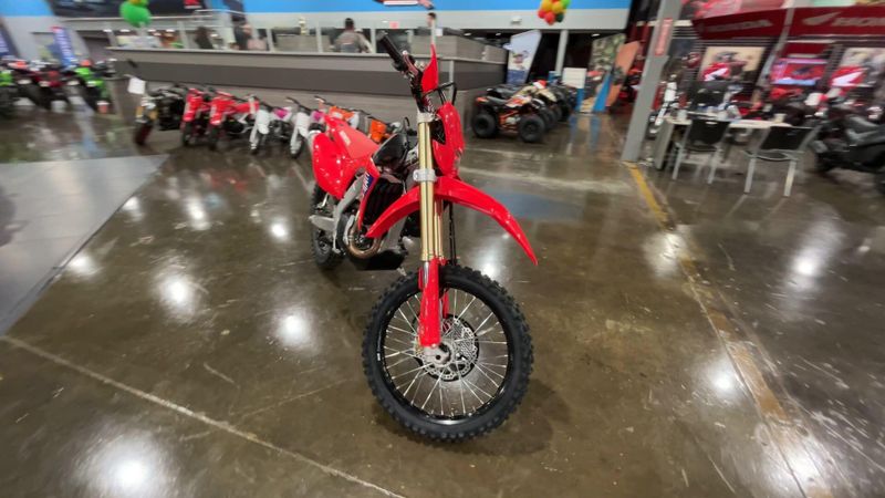 2025 Honda CRF450X  in a RED exterior color. Del Amo Motorsports of Redondo Beach (424) 390-7811 delamomotorsports.com 