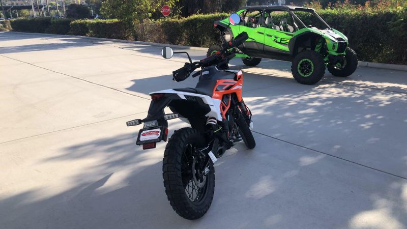 New 2026 KTM 390 ENDURO R Image 3