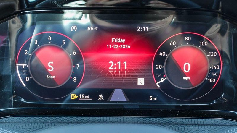 2024 Volkswagen Golf GTI AutobahnImage 24