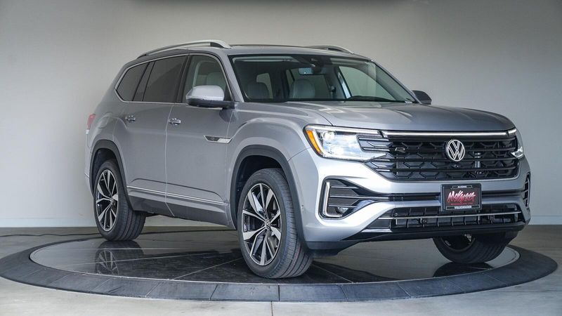 2025 Volkswagen Atlas 2.0T SEL Premium R-LineImage 5