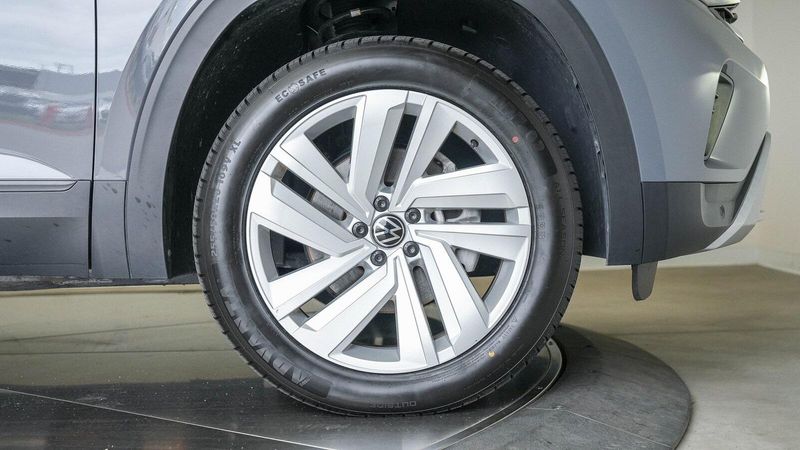 Used 2021 Volkswagen Atlas Cross Sport 3.6L V6 SE w/TechnologyImage 9