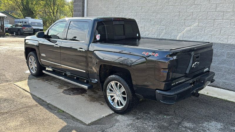 2016 Chevrolet Silverado 1500 High CountryImage 3