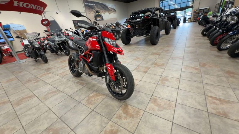 Used 2020 Ducati HYPERMOTARD 950 Image 3