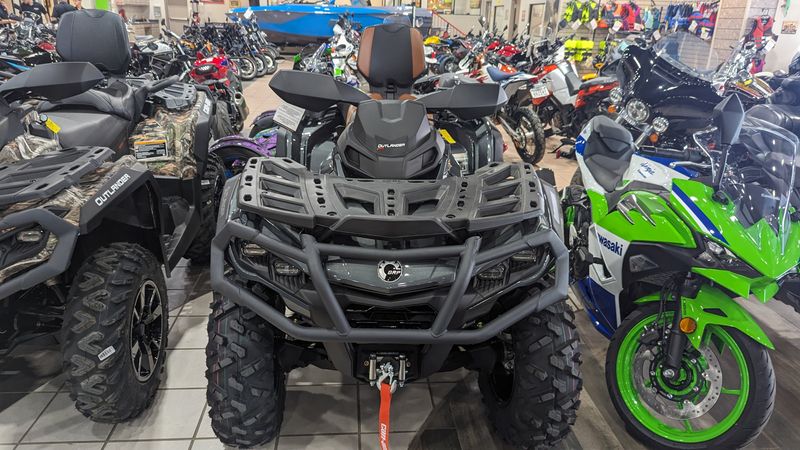 2024 Can-Am OUTLANDER MAX LIMITED 1000R STONE GRAYImage 2