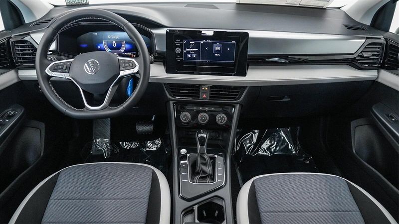 New 2025 Volkswagen Taos 1.5T SImage 13
