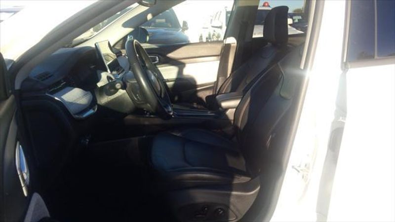 2022 Jeep Compass Latitude Lux photo 10