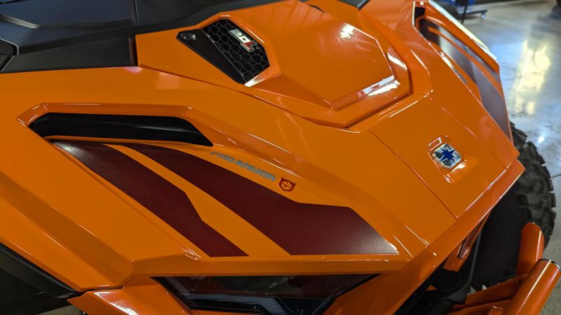 2025 Polaris RZR PRO R 4 FACTORYARMORED EDITION ORANGE BURST AND MATTE MARMALADE ORANGE Image 18