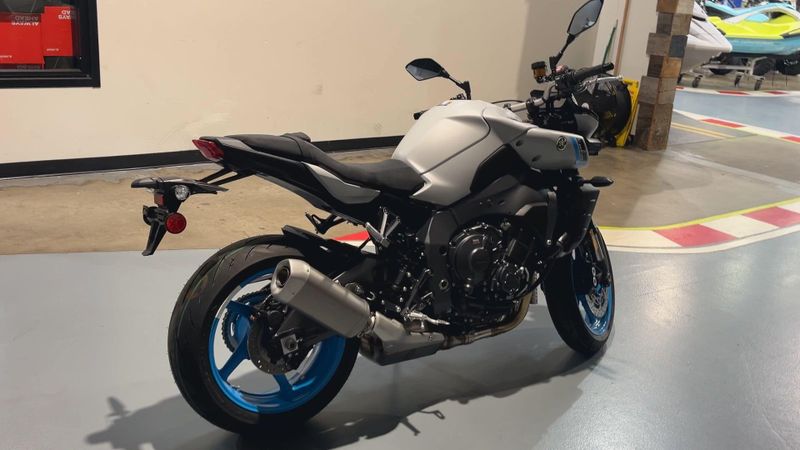New 2025 Yamaha MT-10 Image 8