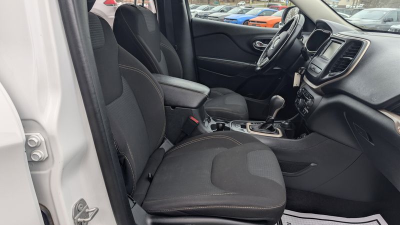 Used 2016 Jeep Cherokee LatitudeImage 15