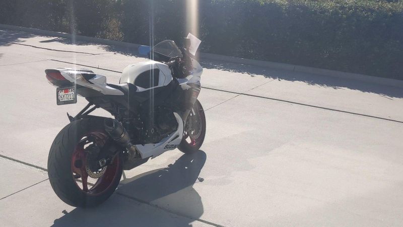 Used 2025 Suzuki GSX-R600 CA Image 3