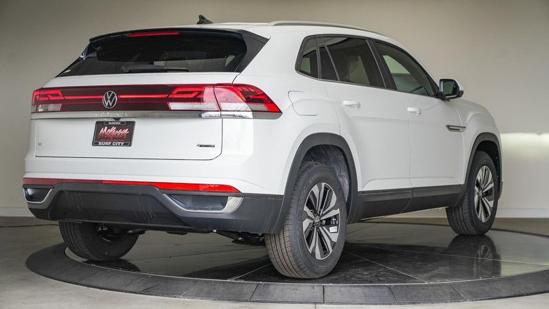 2025 Volkswagen Atlas Cross Sport 2.0T SEImage 4