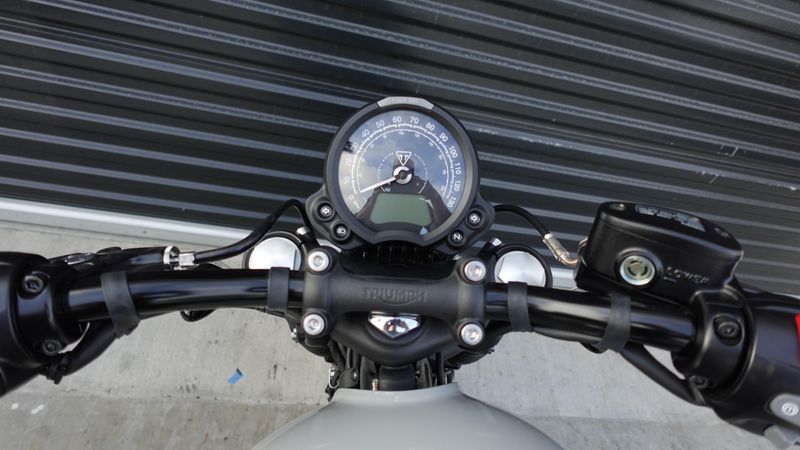 New 2025 Triumph Bonneville Bobber Base 