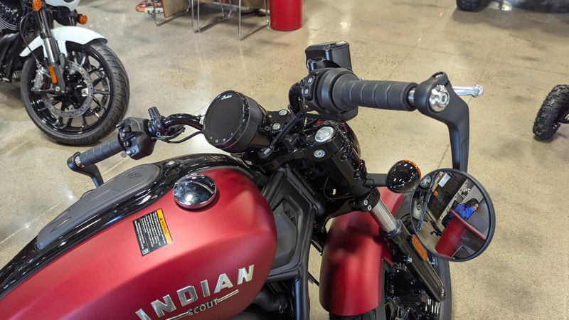 2025 INDIAN MOTORCYCLE INDIAN SCOUT BOBBER LIMITED WITH TECHNOLOGY PACKAGE SUNSET RED SMOKE in a SUNSET RED SMOKE exterior color. Family PowerSports (877) 886-1997 familypowersports.com 