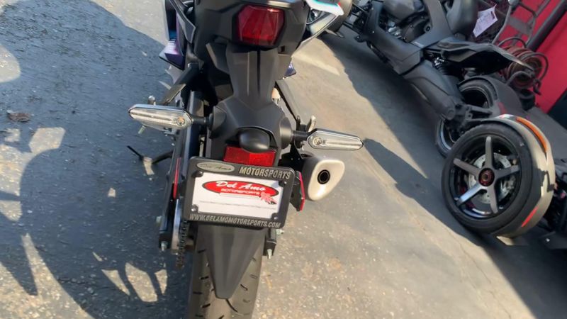 New 2025 Yamaha YZF-R3 ABS Image 3