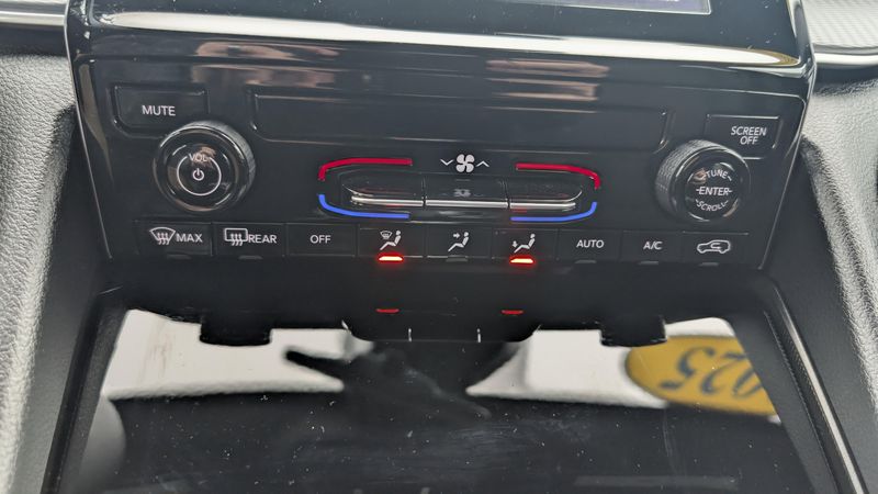 New 2025 Jeep Grand Cherokee Laredo 4x4Image 20