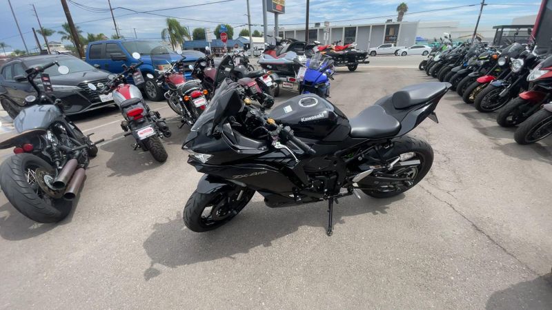 Used 2024 Kawasaki NINJA ZX-4RR Image 8