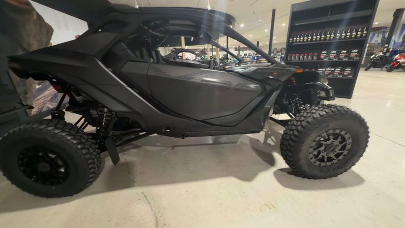 New 2026 Can-Am MAVERICK R X RS 999T DCT Image 2