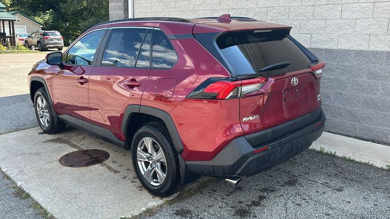 Used 2025 Toyota RAV4 XLEImage 3
