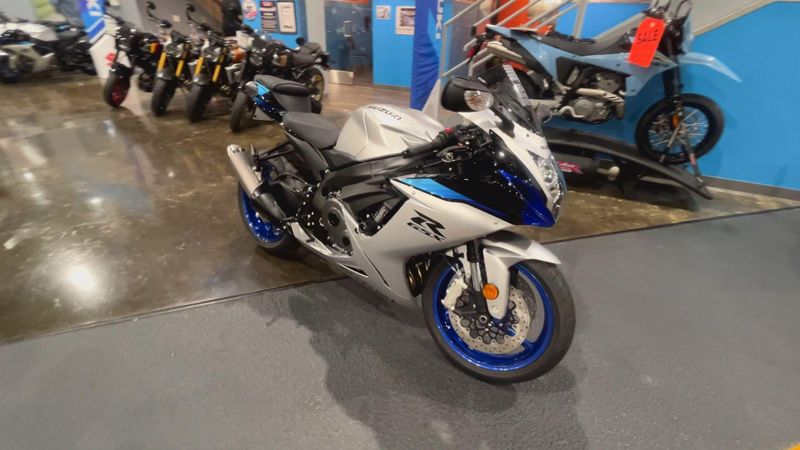 New 2026 Suzuki GSX-R600 Image 2