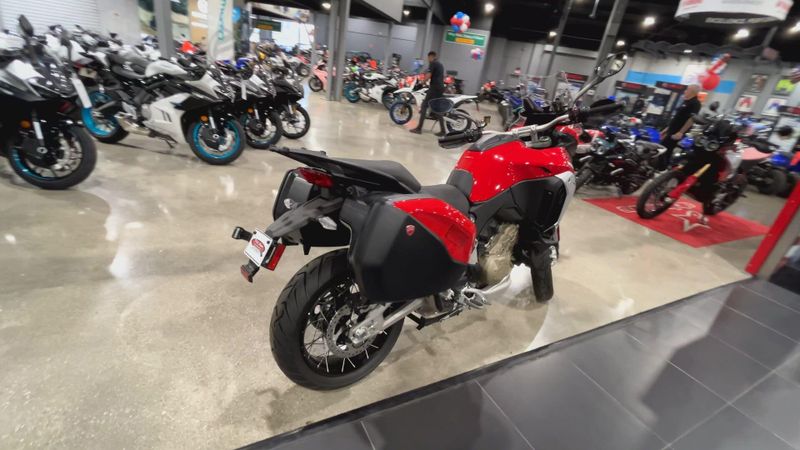 2024 Ducati MULTISTRADA V4 S TRAVEL & RADAR SPOKED WHEELS - DEMO Image 8