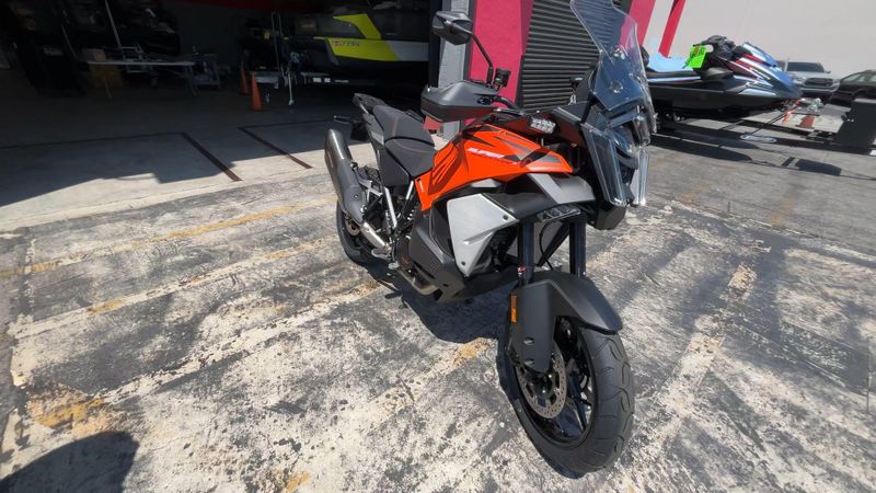 New 2027 KTM 1390 SUPER ADVENTURE S EVO Image 2