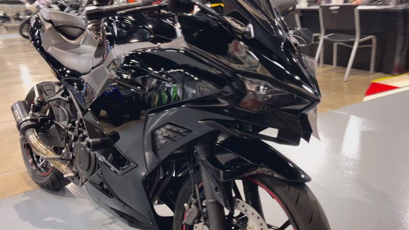 Used 2025 Kawasaki NINJA 500 Image 6