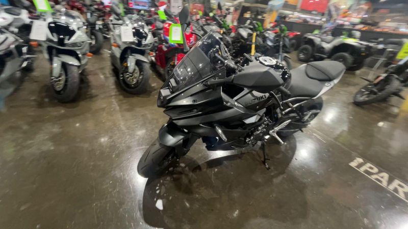 Used 2025 Suzuki GSX-8R Image 4