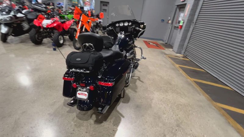Used 2019 Harley-Davidson STREET GLIDE Image 8