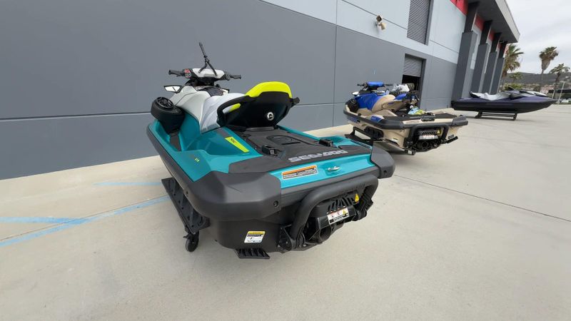 2025 Sea-Doo GTI SE 170 (SOUND SYSTEM) Image 6