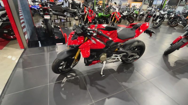 New 2025 Ducati STREETFIGHTER V4 S 3G Image 4