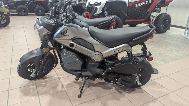 2024 Honda NAVI BASE ARTIC SILVER METALLICImage 2