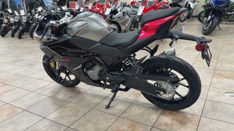 Used 2025 CFMOTO 300SS CF300-5US Image 6