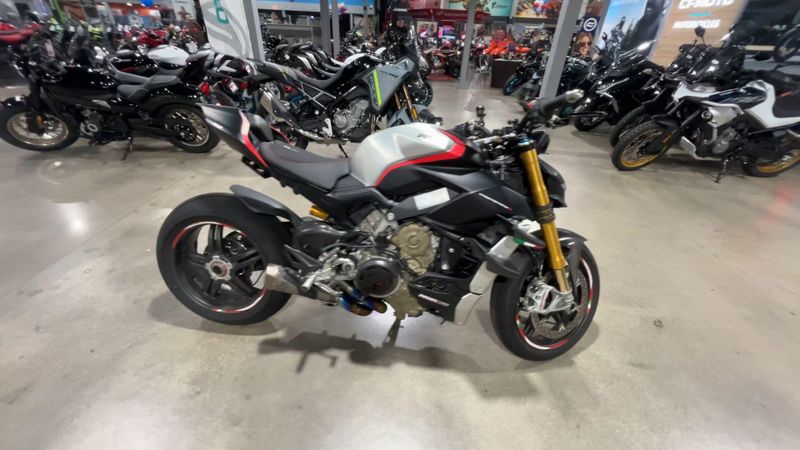 Used 2022 Ducati STREETFIGHTER V4 SP Image 9