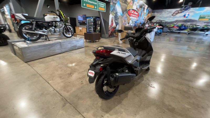 Used 2023 Yamaha Xmax Image 8