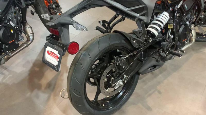 New 2024 KTM 250 DUKE Image 7