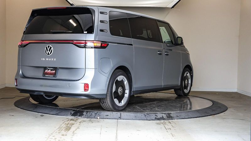 2025 Volkswagen ID. Buzz Image 4
